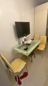 ndulge in opulence on a budget near MOA! Luxuriate in our Deluxe 1 Bedroom Units with stunning views. Enjoy free NETFLIX and an exceptional discount. Book now for a lavish and affordable escape!