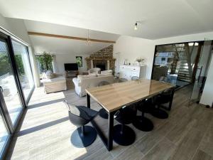 P25 Luxueuze villa met 5 kamers voor 10 personen, 760m van strand met garage en tuin