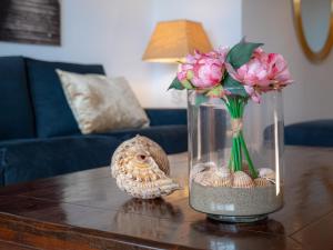 Apartmento familiar con piscina con vista al mar