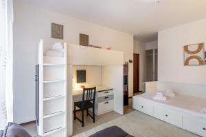 Rucellai Studio With Shared Pool by Halldis