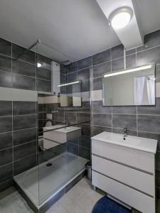 Appartements Appartement 15 mn gare : photos des chambres