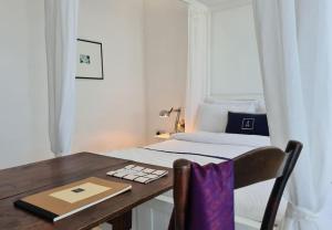 THE AUTHENTIC TOWNHOUSE