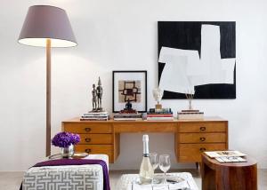 THE AUTHENTIC TOWNHOUSE