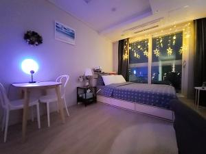 Secret - 고층호수공원뷰,나만의영화관,미사역2분,120인치스크린,넷플,디즈니플러스,장기숙박추천