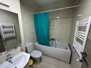 Stefi Mamaia Summerland