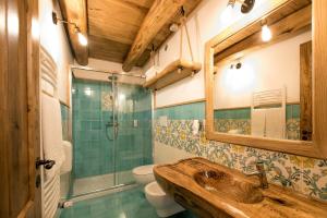 Etna Quota Mille Boutique Hotel, Typical Sicilian Food & Wine