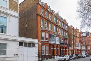 Luxurious Apartment in Kensington