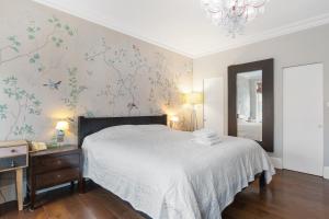 Luxurious Apartment in Kensington