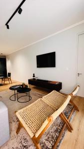 Newton’s Place - Luxury styled 2 BD Apartment