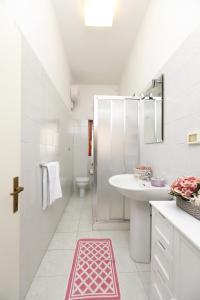 Triple Room room in villa oliveta