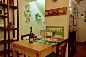 CA LEONE - Regina Vittoria Apartment with Pool