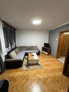 Stan na dan Apartman TRG - Žeravački Potok