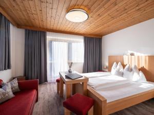  Triple Room with Balcony room in Riemenerhof