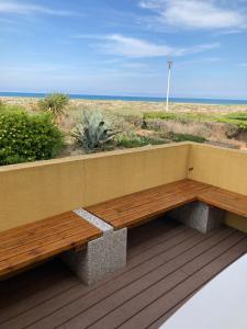 Bord de Mer Appartement face à la mer, lumineux, Grande terrasse, parking privé, climatisé