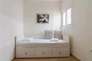 Spacious 3bdr apart wbalcony-5 mins to acropolis