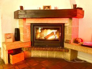 Cheerful villa with fireplace, bath-tub and garden