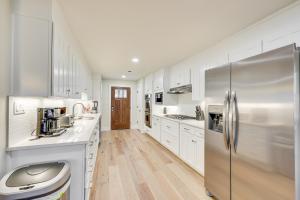 Grand Lakefront Home in Hot Springs with Boat Dock!