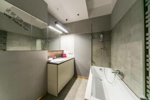 Warsaw Concierge Metro Loft