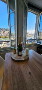 Appartements La jungle - Vue directe et magnifique sur le port- : photos des chambres