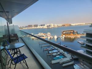 Sea View 1BR Al Raha Beach