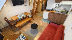 Bele staze 85, GONDOLA, Brzeće