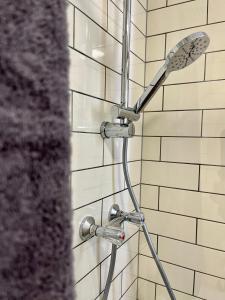 Terracotta Apartment - Zentral, Parken, Netflix, Kontaktloses Einchecken, Kingsize-Bett