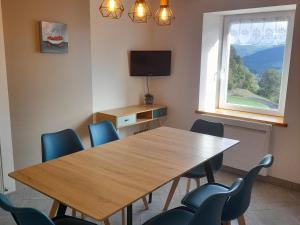 Gîte familial à Cornimont avec Wifi et parking - FR-1-589-84