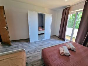 Apartments with parking space Barbat, Rab - 22167