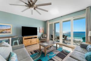 Laketown Wharf #1306 by Nautical Properties