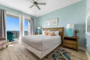 Laketown Wharf #1306 by Nautical Properties