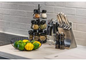 Cosmopolitan Living: Upscale 1BR Gem in Beckenham