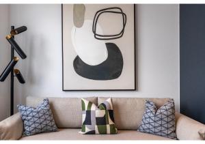 Cosmopolitan Living: Upscale 1BR Gem in Beckenham