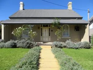 Houses in Goulburn - Kenmore