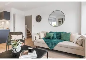 Designer Flat in Prime Location - Elmers End