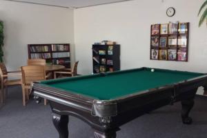 Sand Pebbles Resort - 1 Bedroom Condo in Great Location Right by the Beaches and Attractions