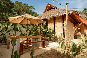 Domes and Dreams Lio Glamping