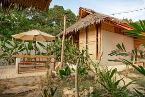 Domes and Dreams Lio Glamping