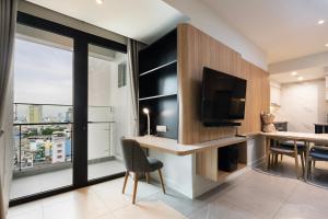 Zenity 3BR Condo: Luxury and Comfort in Quận 1