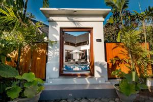 Biệt Thự Có Hồ Bơi Riêng (Villa with Private Pool)