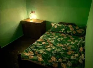 Roof top couple stay cozy - Seringapatam