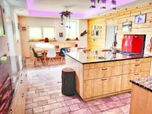 DMG - 'Large, Luxurious Ground Floor' Apartment - Medraz