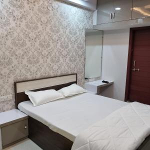 Leela Homestay Indore - Orchid - One Bedroom with Hall and balcony