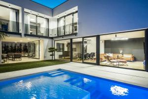 Villa Osea in Medulin with Sauna only 1.5 km from the Beach