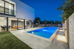 Villa Osea in Medulin with Sauna only 1.5 km from the Beach