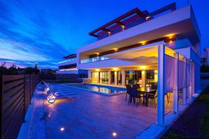 Luxury Villa ReMi near Medulin with wellness and sea view