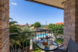 Villa Pietra for 6 people near Fažana with sea view - children playground & pet friendly