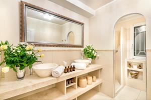 Villas Villa Monaco - Luxury Living in Cap d-Ail with Bentley, Butler and Heated Pool : photos des chambres