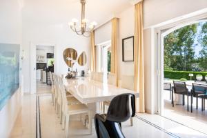 Villas Villa Monaco - Luxury Living in Cap d-Ail with Bentley, Butler and Heated Pool : photos des chambres