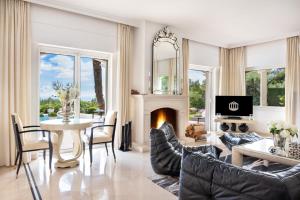 Villas Villa Monaco - Luxury Living in Cap d-Ail with Bentley, Butler and Heated Pool : photos des chambres