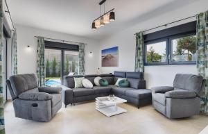 Villa Tika in Pula for families with kids playground